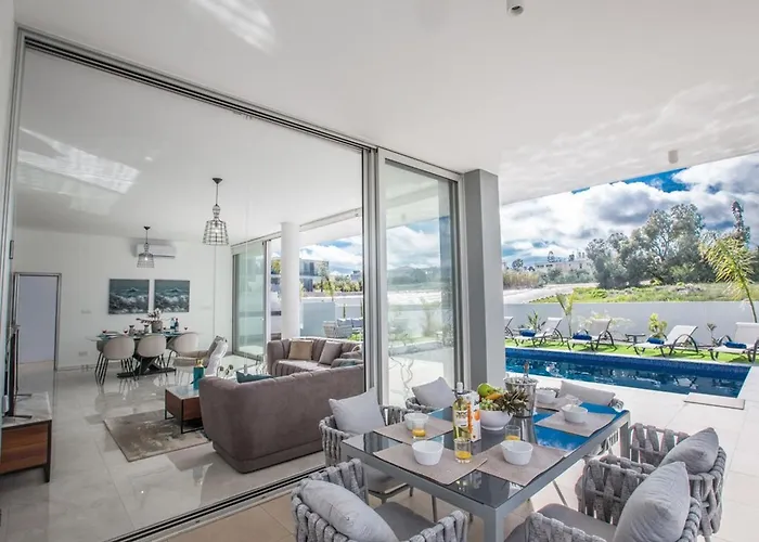 Olive Sun, Beautiful, Contemporary 3bdr With Private Pool פרוטאראס