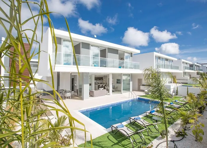 Olive Sun, Beautiful, Contemporary 3bdr With Private Pool פרוטאראס