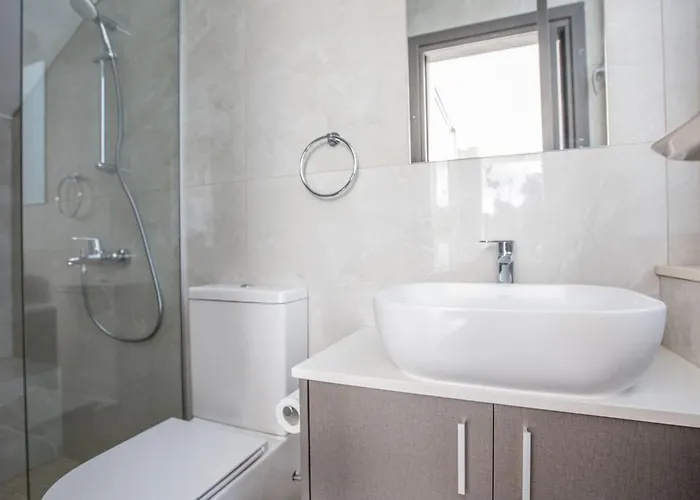 Olive Sun, Beautiful, Contemporary 3bdr With Private Pool