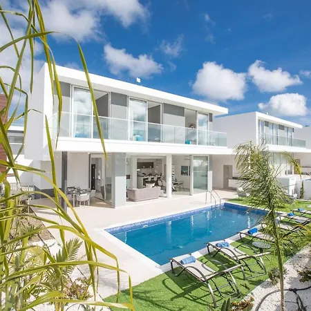Olive Sun, Beautiful, Contemporary 3bdr With Private Pool פרוטאראס