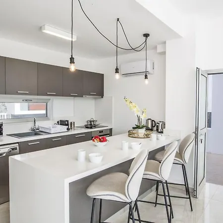 Olive Sun, Beautiful, Contemporary 3bdr With Private Pool * פרוטאראס