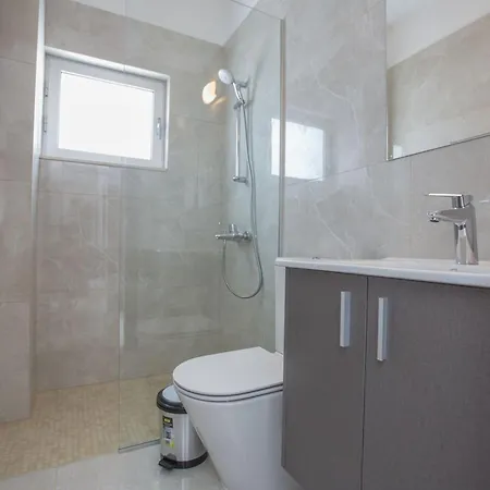 Olive Sun, Beautiful, Contemporary 3bdr With Private Pool וילה