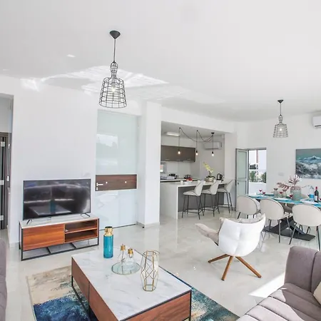 Olive Sun, Beautiful, Contemporary 3bdr With Private Pool וילה *